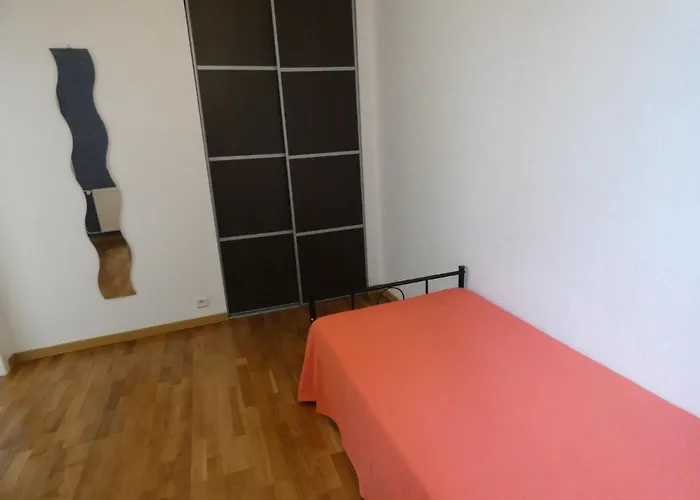 Charmant, Quartier Calme Apartment