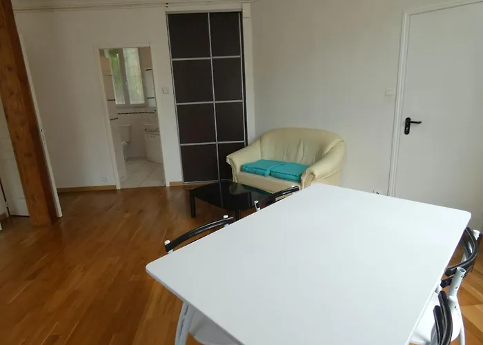 Apartment Charmant, Quartier Calme *